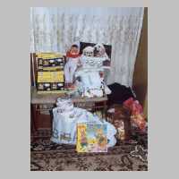 111-1229 November 2003, Kindergarten Wehlau. Neues Spielzeug fuer den Kindergarten..JPG